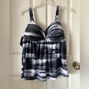 New 2pcs women’s swimsuit set size xl